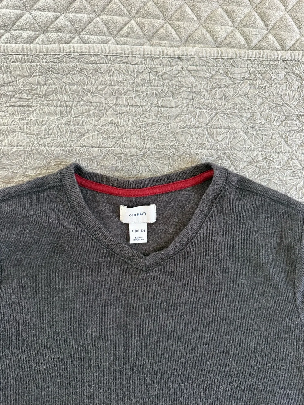 Old Navy Boys V-Neck Sweater Size 10/12 – Charcoal Gray
